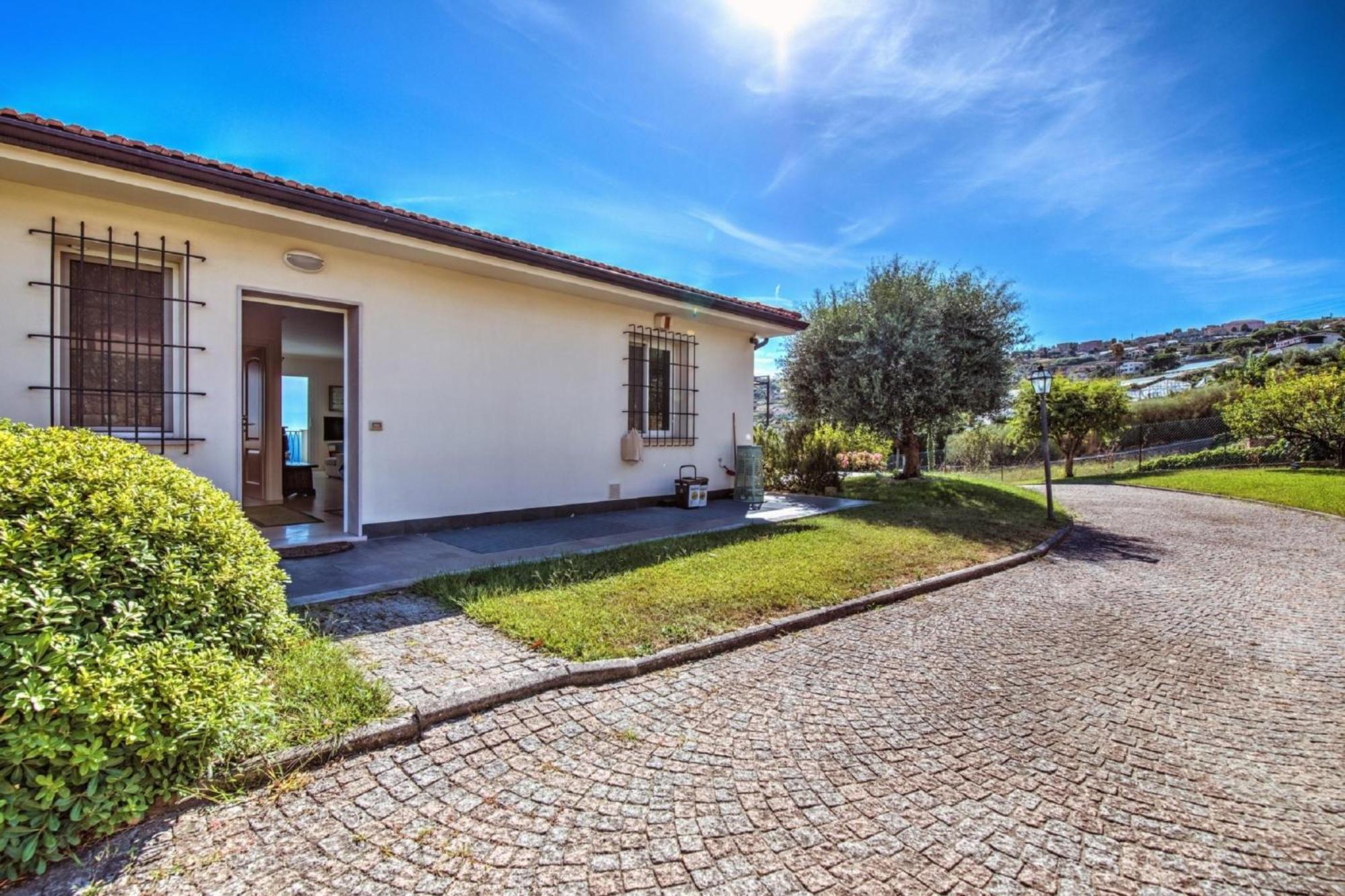 Villa Lucia Riviera Dei Fiori Pool - Happy Rentals Sanremo Dış mekan fotoğraf